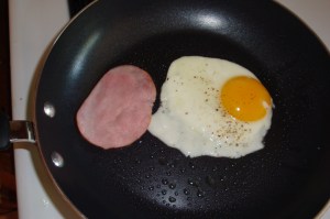 eggs and canadian bacon